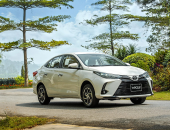 Thay bình ắc quy cho xe Toyota Vios