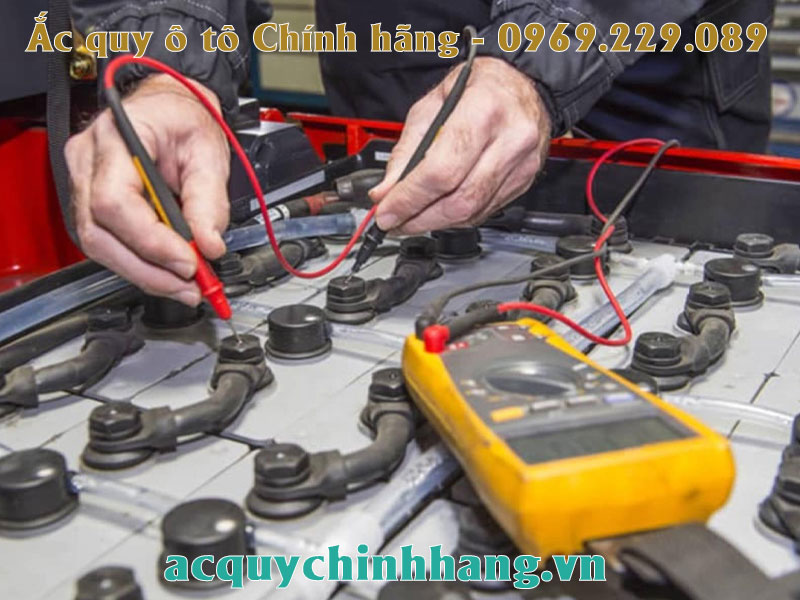 Phục hồi ắc quy xe máy khi bị sunfat hóa