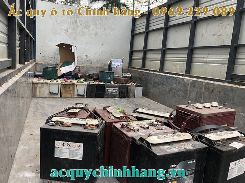 Sử dụng bình ắc quy cũ gây nhiều nguy hiểm 