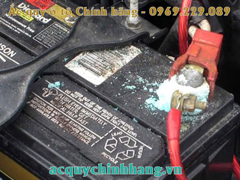Nguyên nhân khiến ắc quy ô tô nhanh bị chết